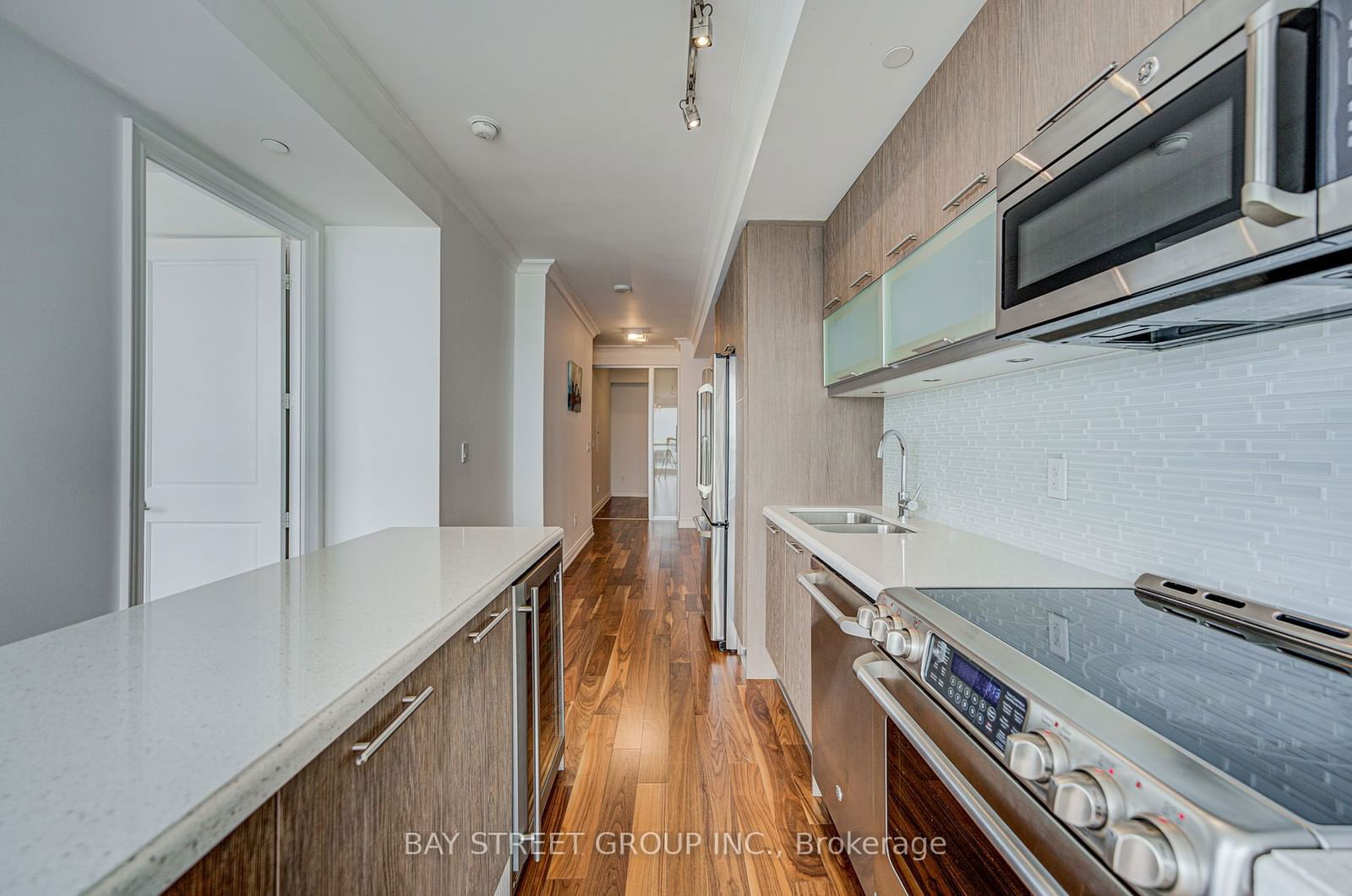 388 Yonge St, unit 6701 for rent - image #9