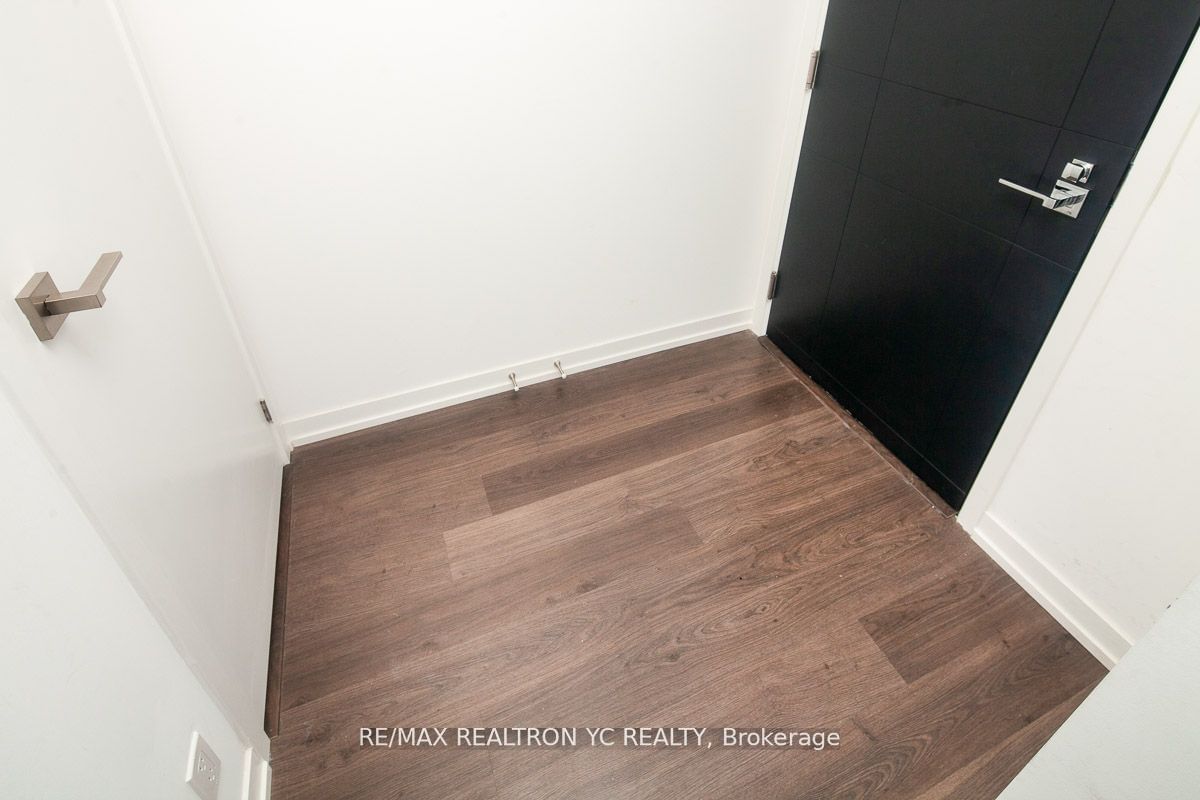 98 Lillian St, unit 313 for sale - image #2