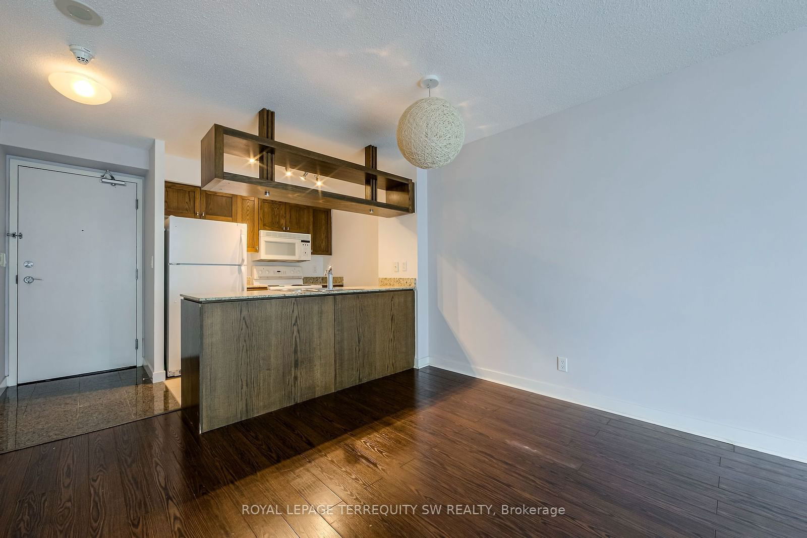 81 Navy Wharf Crt, unit 911 for sale - image #13