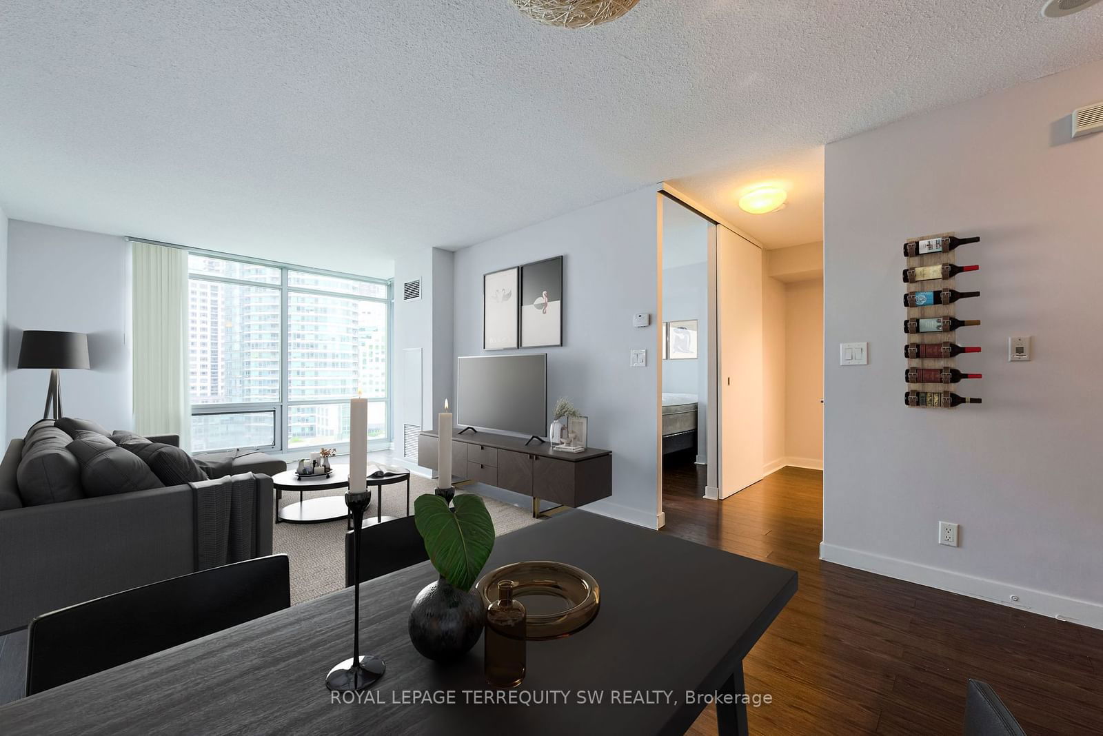 81 Navy Wharf Crt, unit 911 for sale - image #3