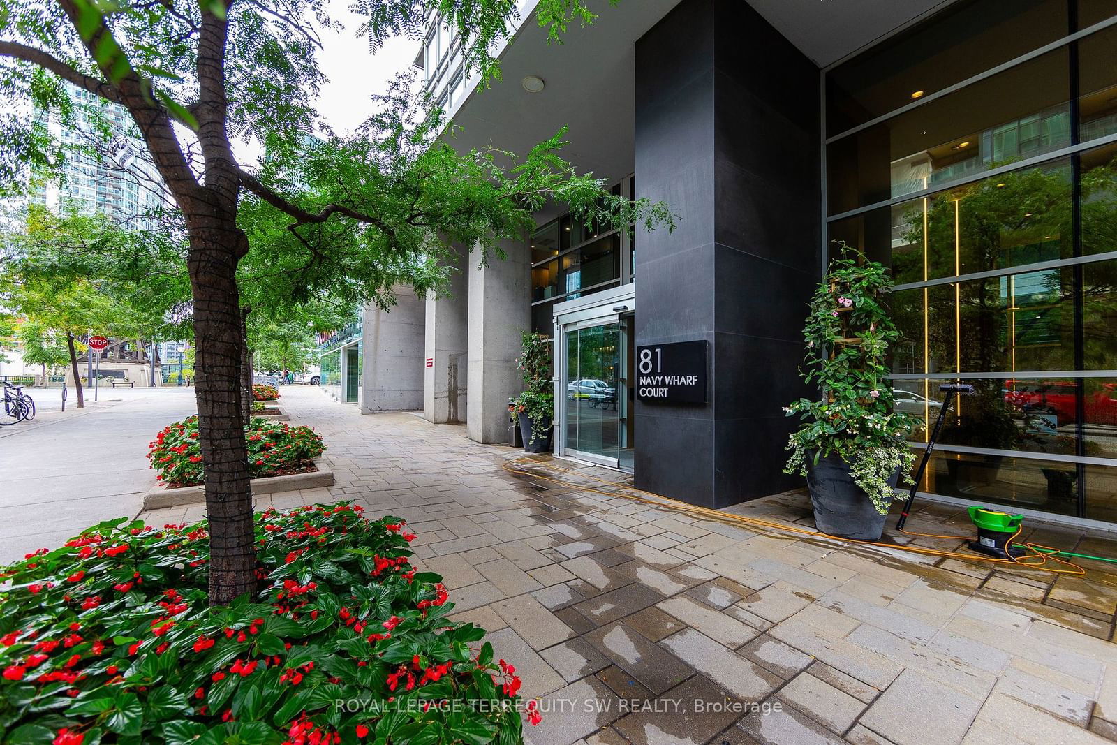 81 Navy Wharf Crt, unit 911 for sale - image #30