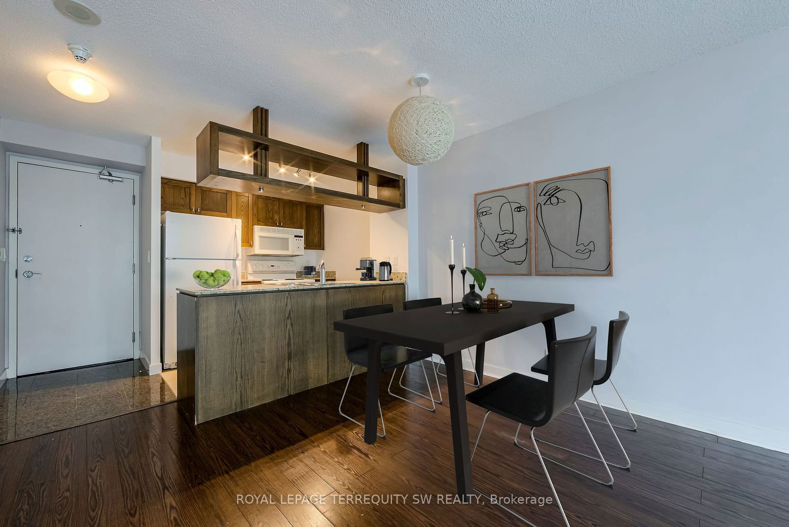 81 Navy Wharf Crt, unit 911 for sale - image #5