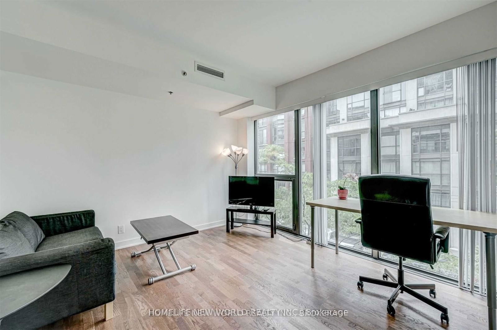 15 Beverley St, unit 310 for rent - image #6