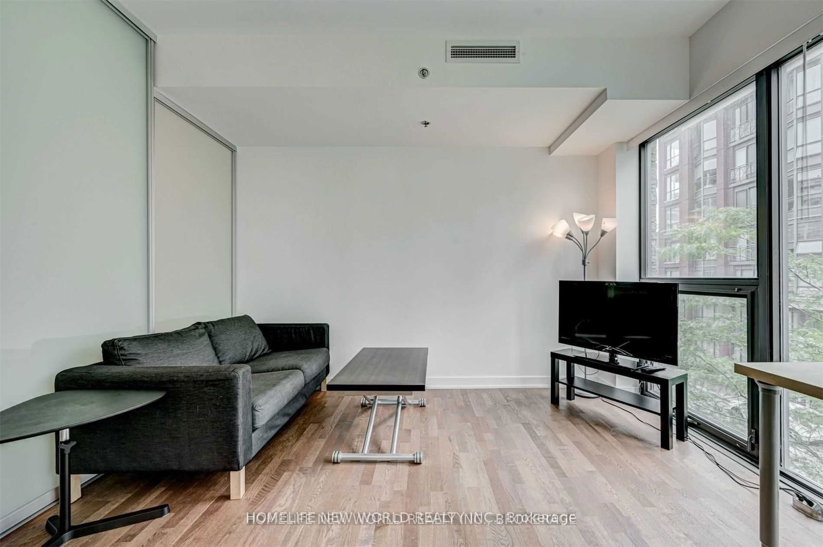 15 Beverley St, unit 310 for rent - image #8