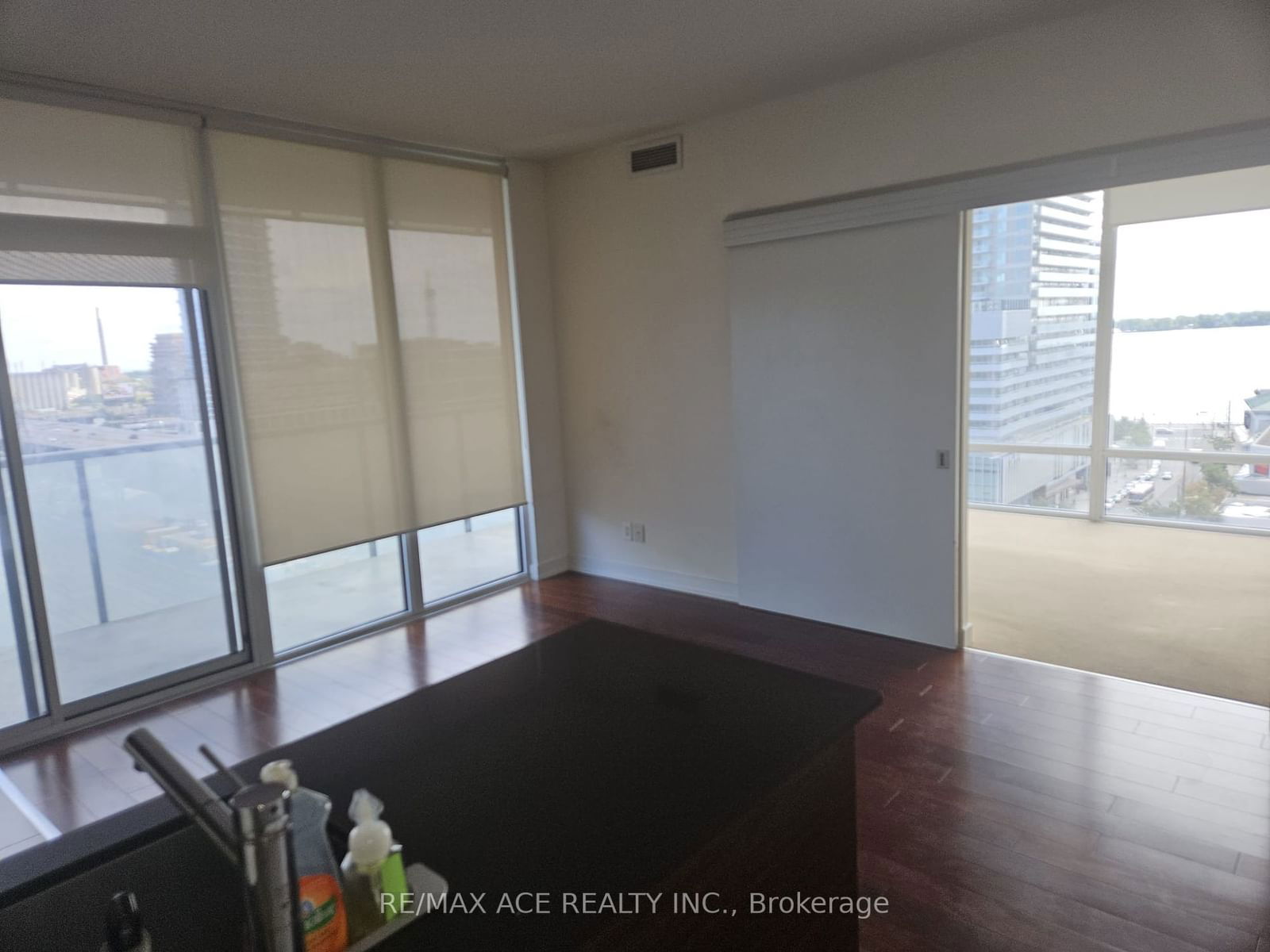 1 Market St, unit 1211 for rent