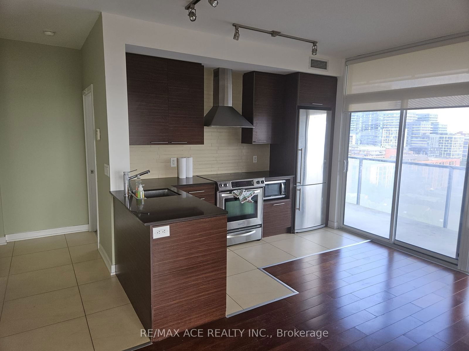 1 Market St, unit 1211 for rent