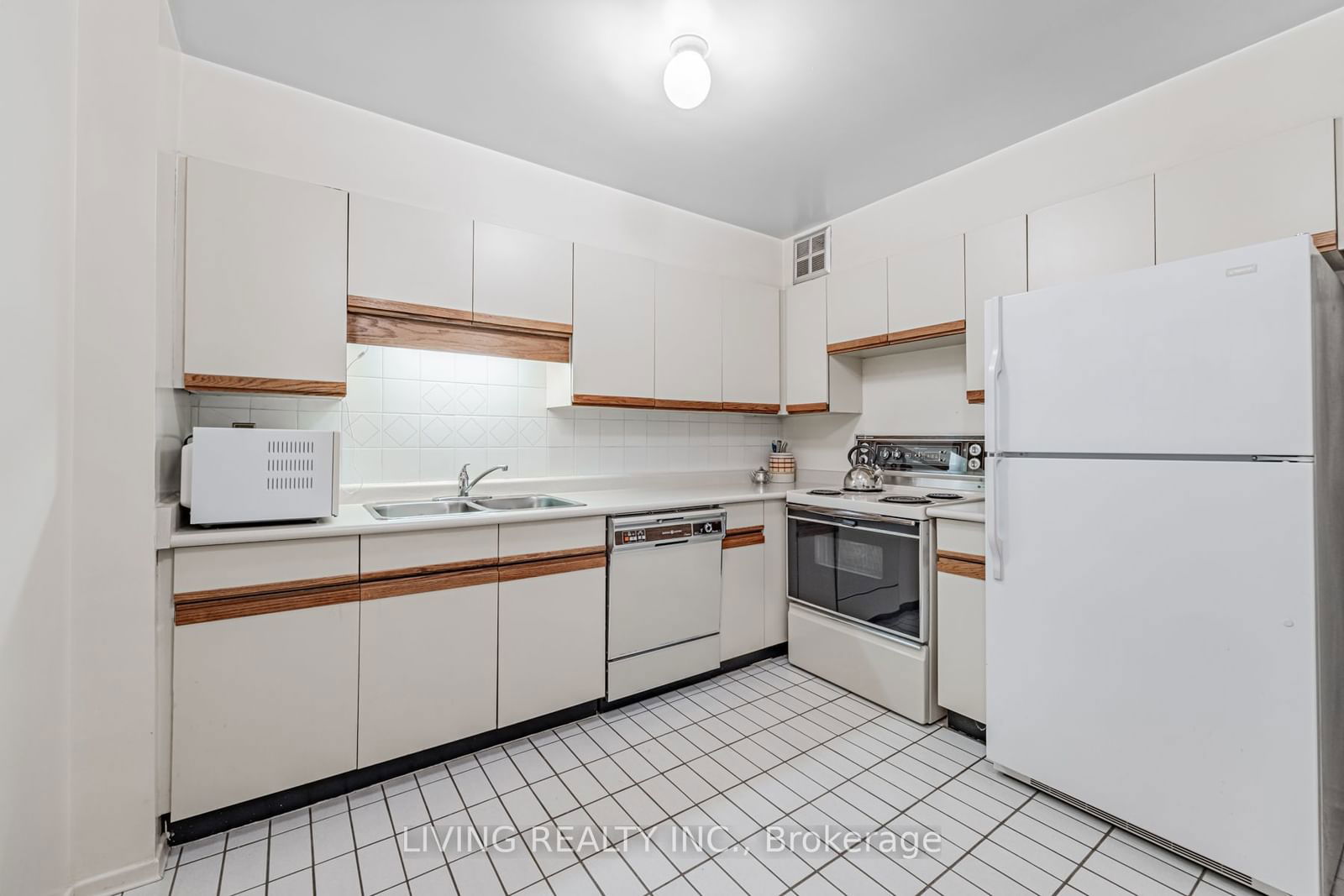 45 Carlton St, unit 1405 for sale - image #3