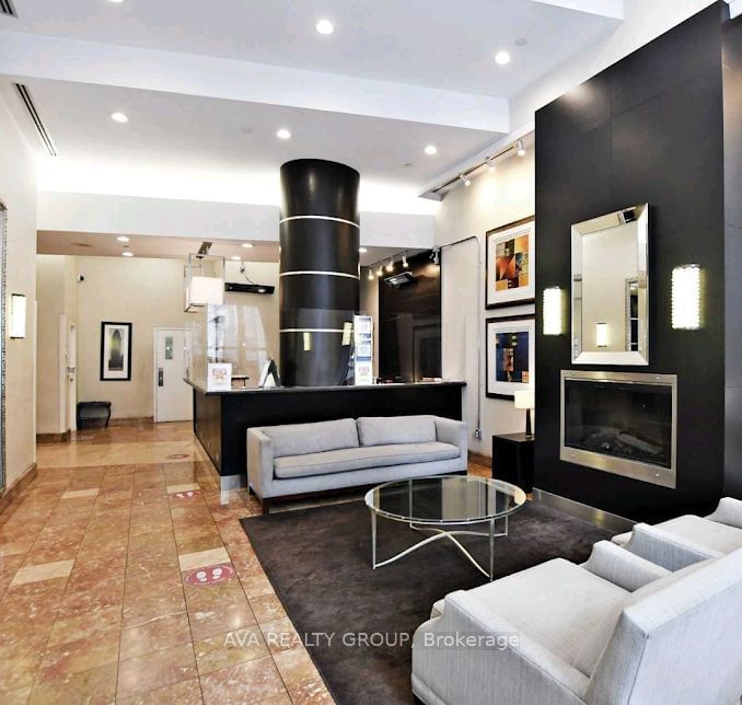 25 THE ESPLANADE St N, unit 2013 for rent - image #8