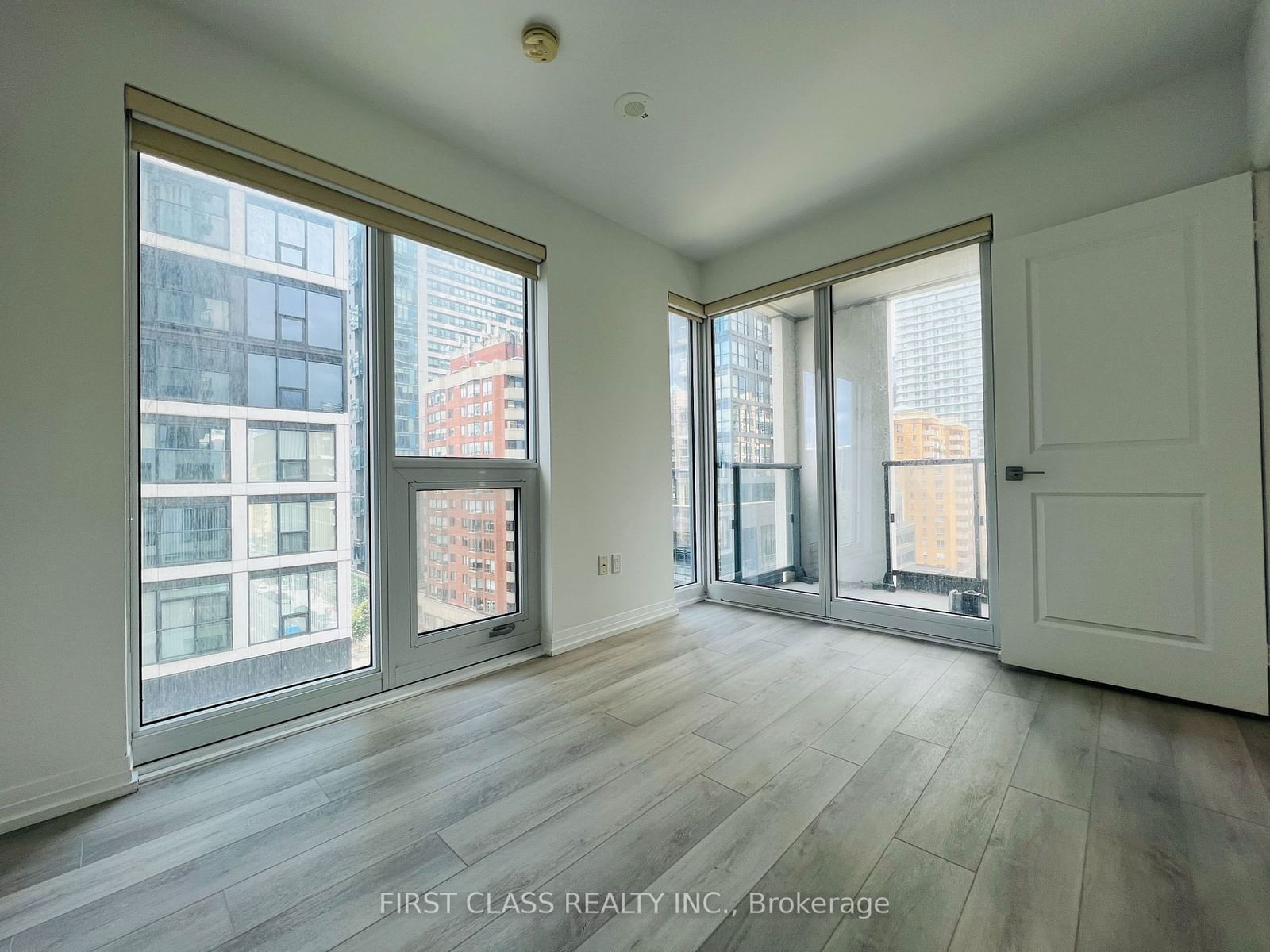 251 Jarvis St, unit 826 for sale - image #10