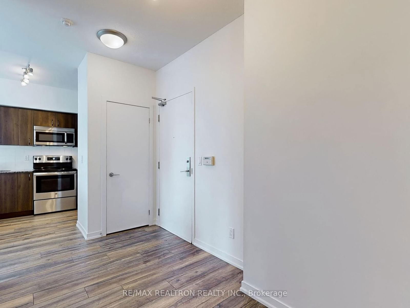 55 East Liberty St, unit 1003 for sale - image #12