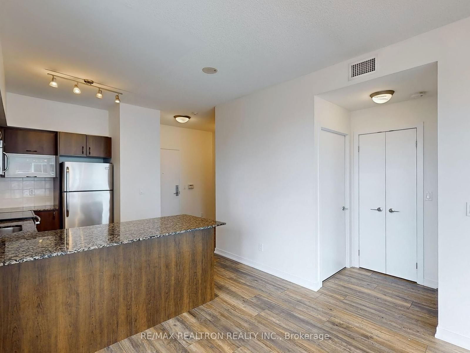 55 East Liberty St, unit 1003 for sale - image #14