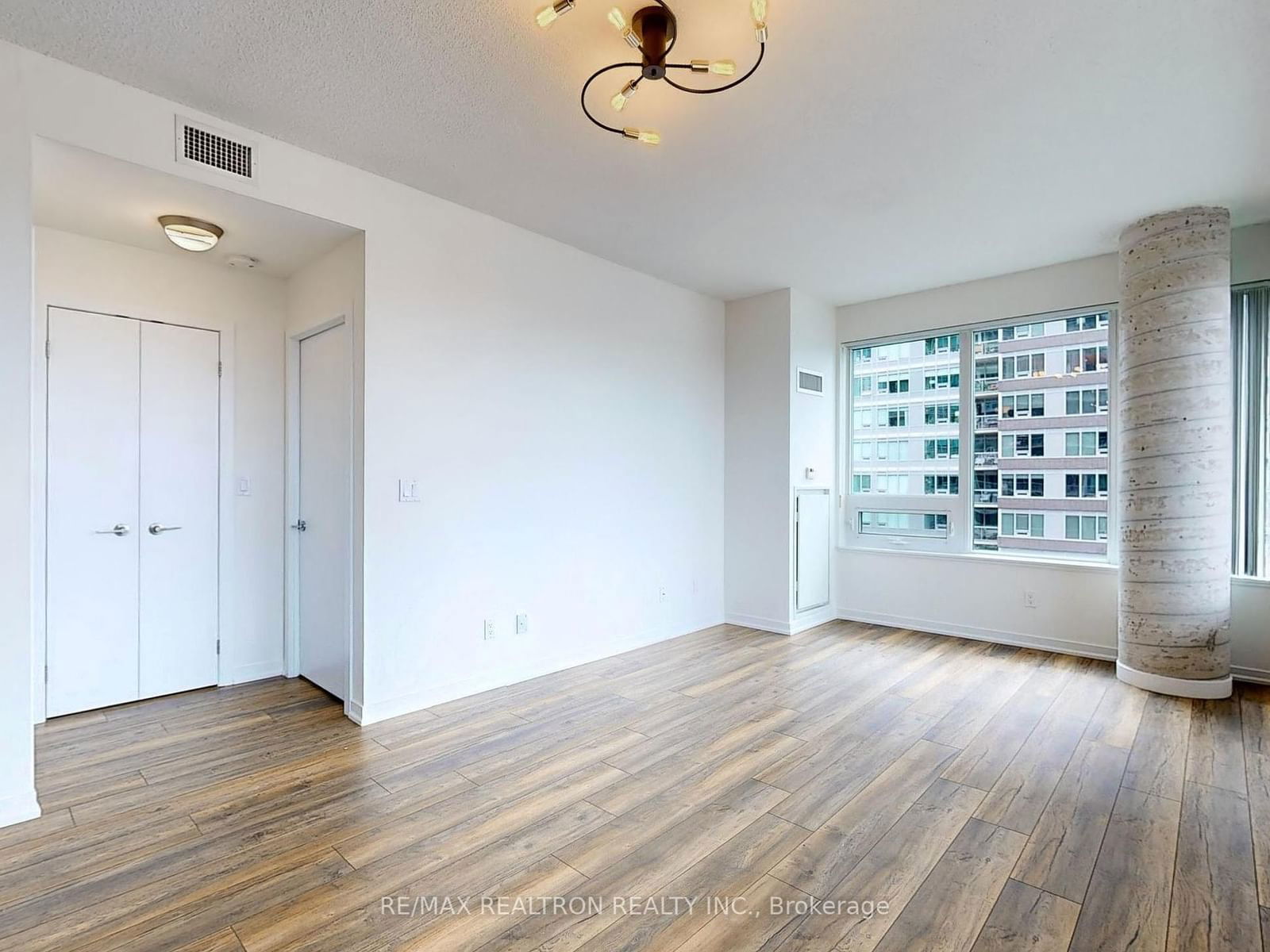 55 East Liberty St, unit 1003 for sale - image #20