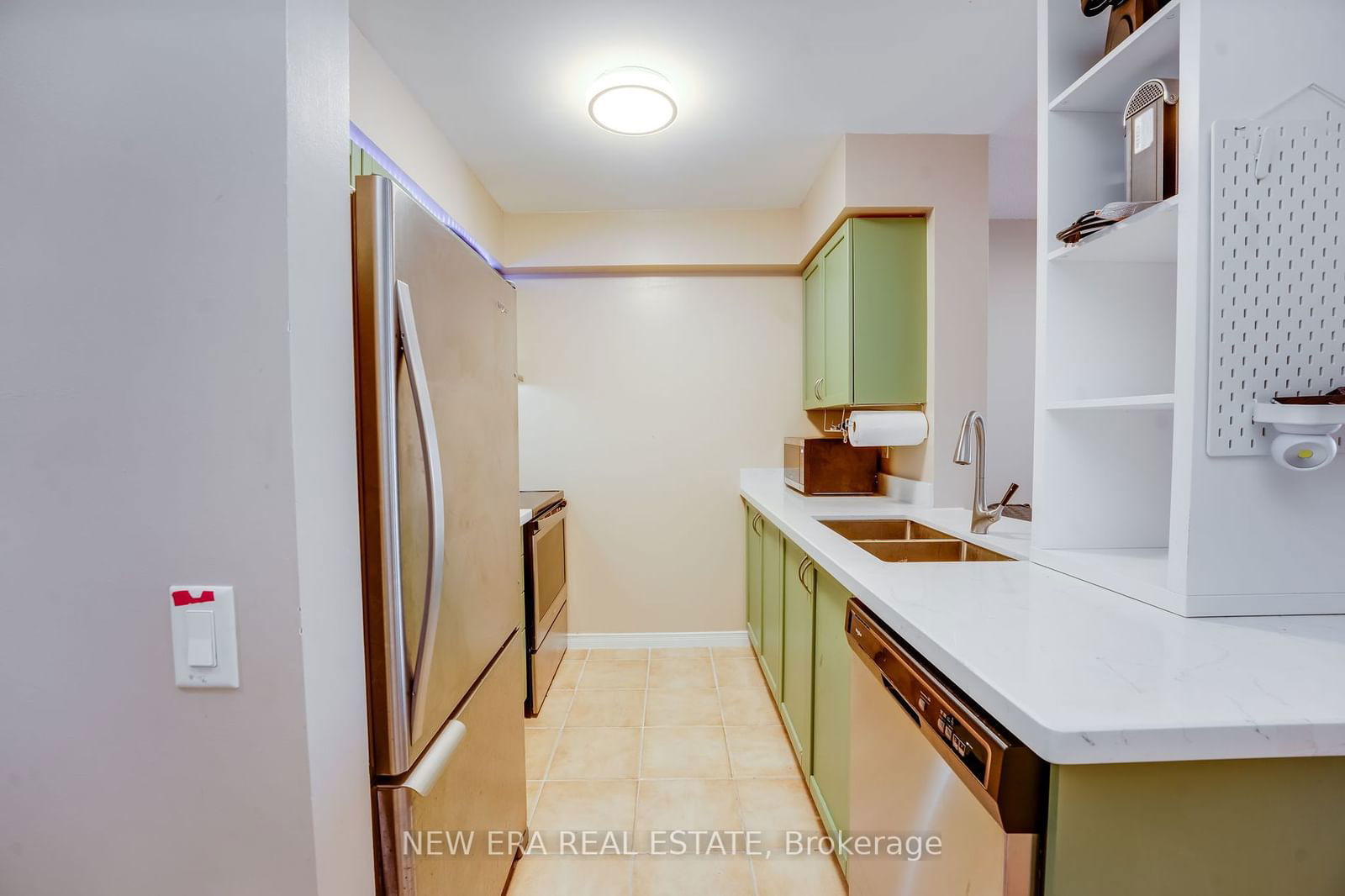 155 Beecroft Rd, unit 1112 for sale