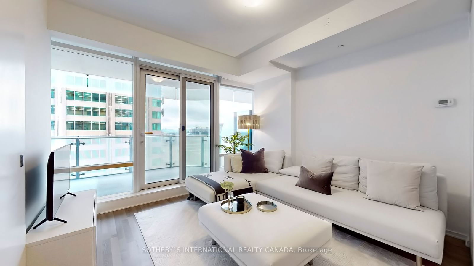 1 Bloor St E, unit 911 for sale