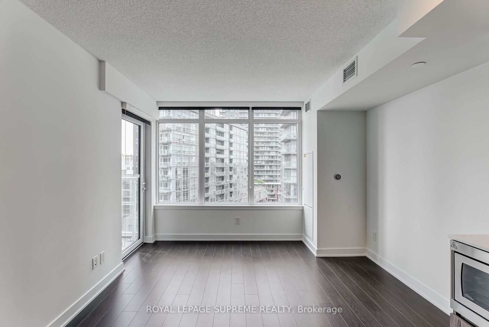 19 Bathurst St, unit 1115 for rent - image #10