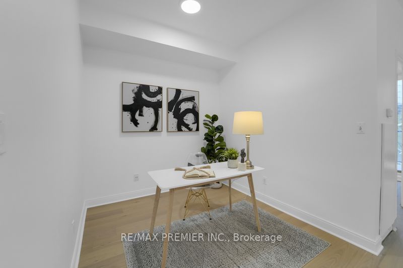 18 Yorkville Ave, unit 310 for rent - image #16