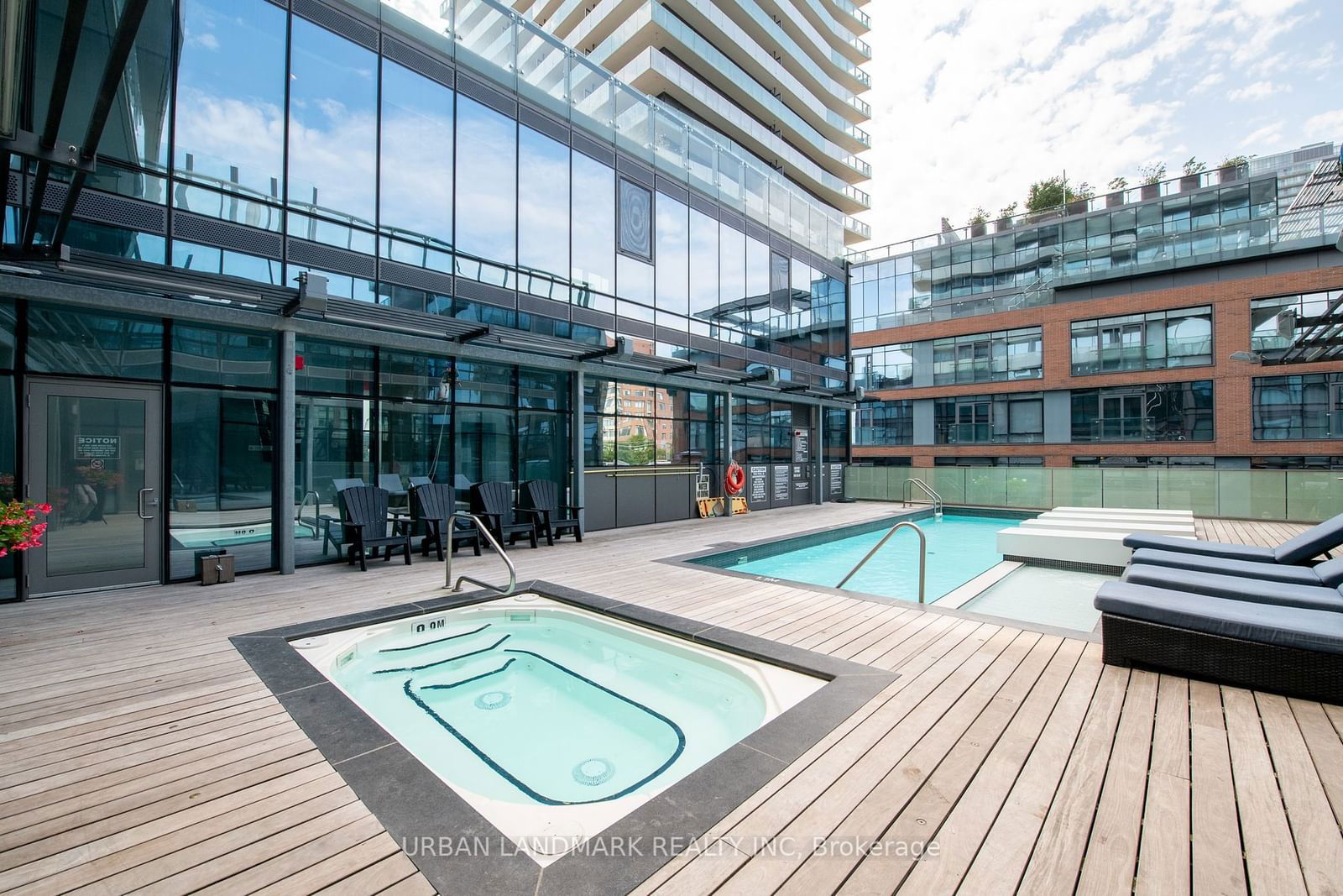 390 Cherry St, unit 704 for rent - image #11