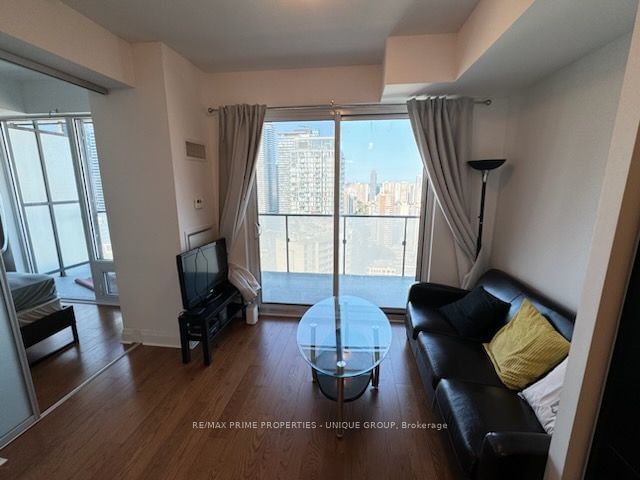 1080 Bay St, unit 3001 for sale - image #4