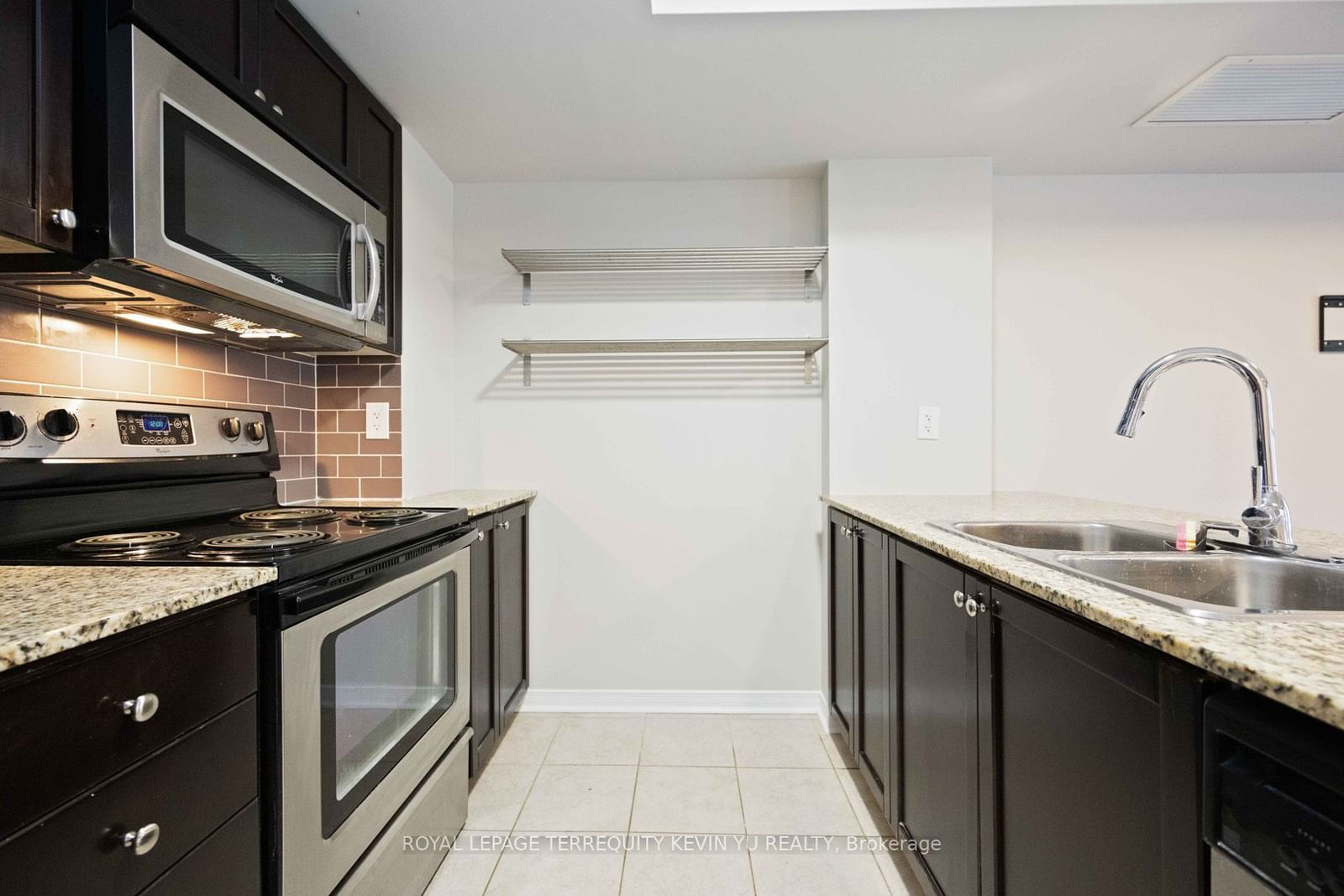 1 Ruttan St, unit 214 for rent - image #10