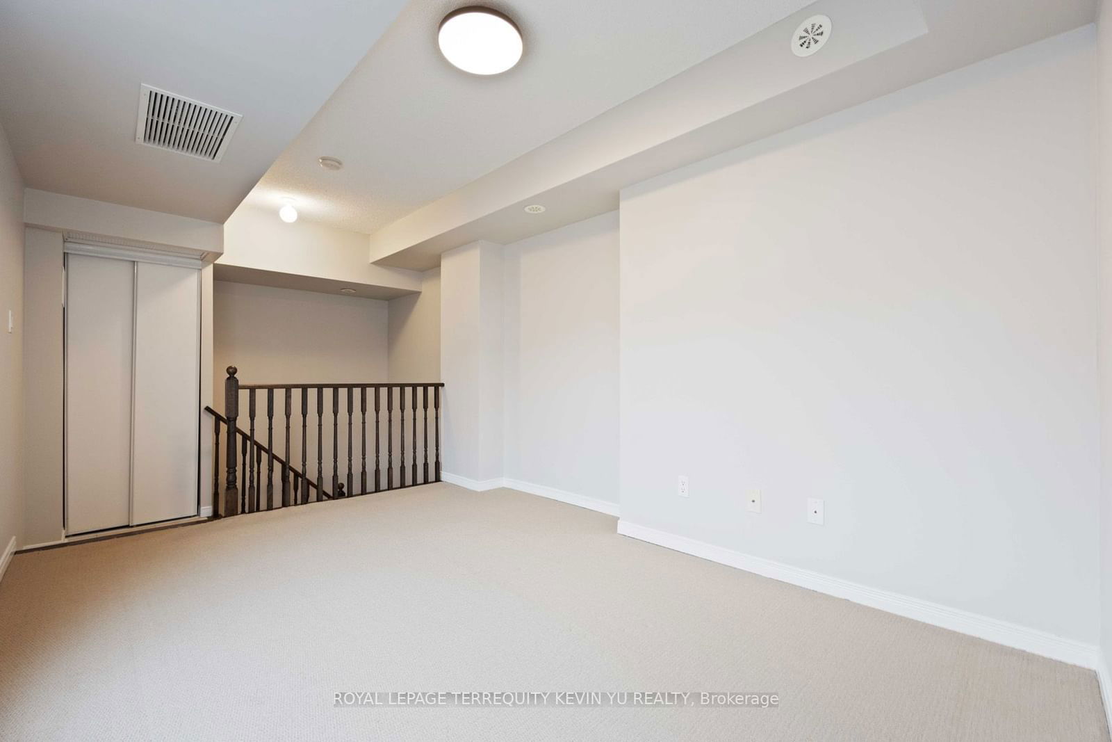 1 Ruttan St, unit 214 for rent - image #27