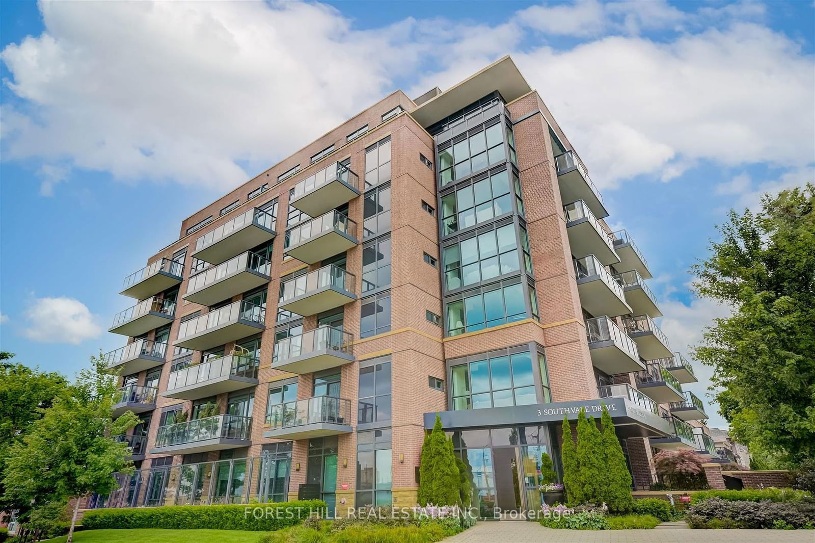 3 Southvale Dr, unit Ph701 for sale - image #1