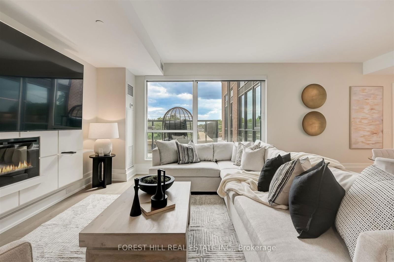 3 Southvale Dr, unit Ph701 for sale - image #8