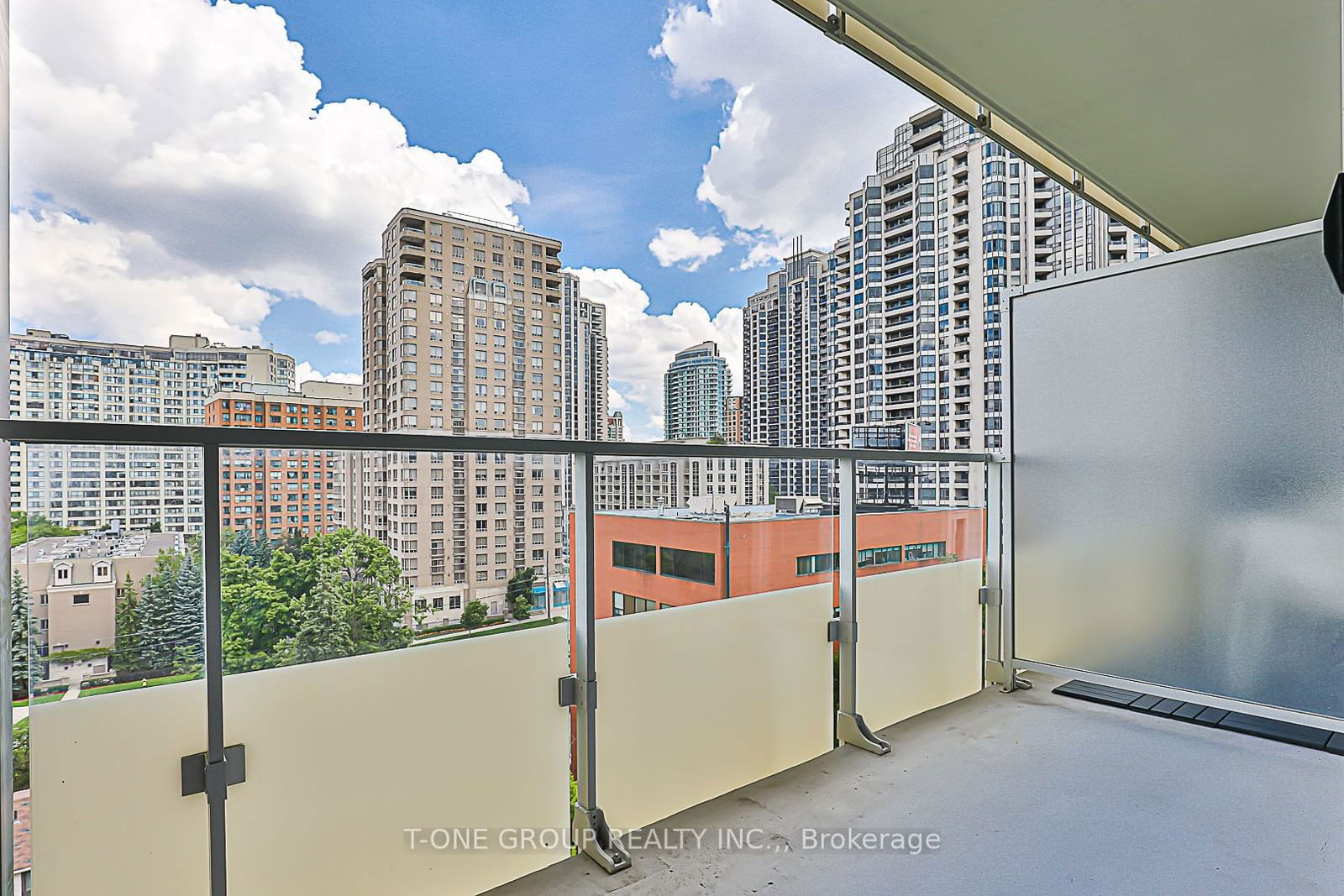 75 Canterbury Pl, unit 1012 for sale