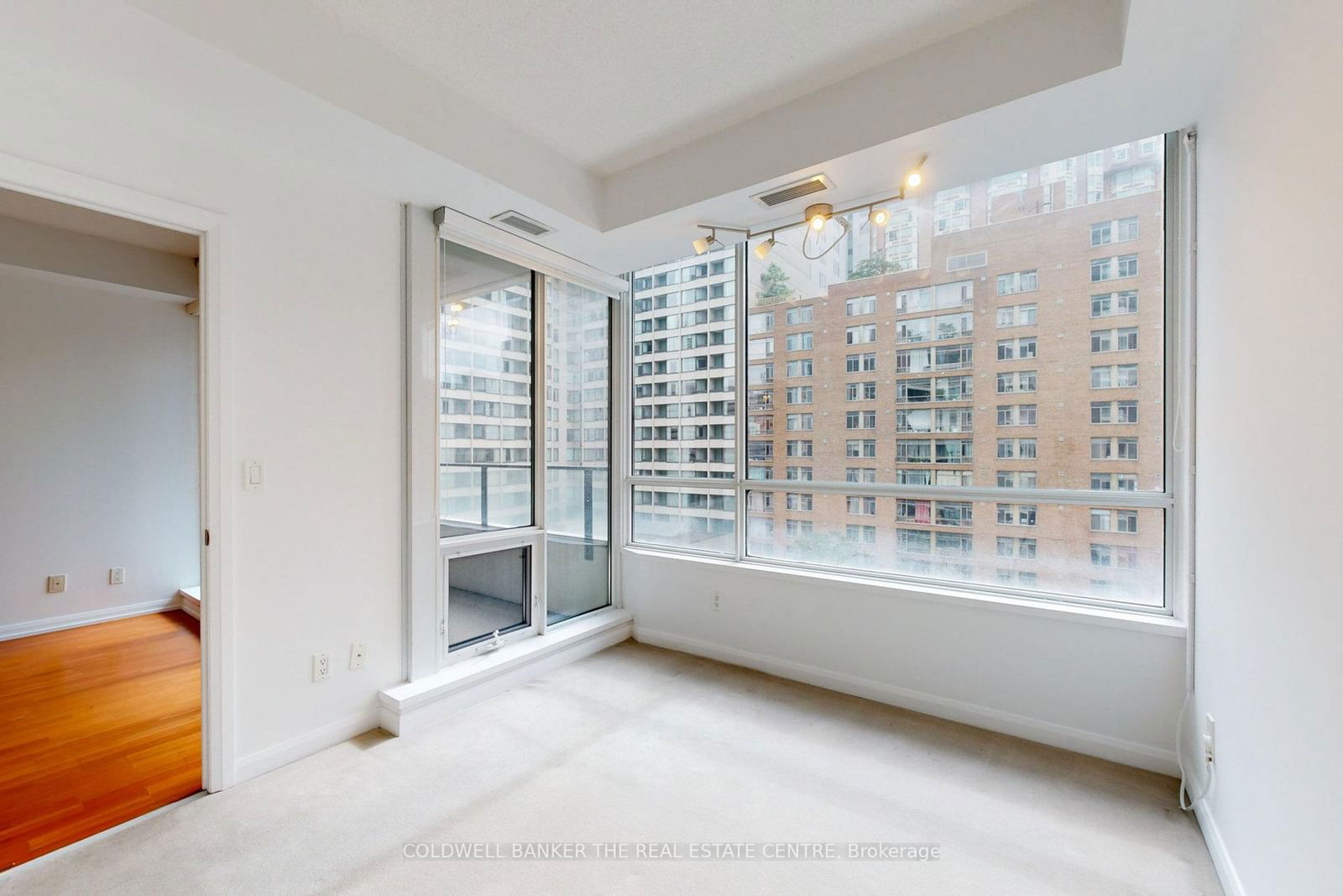 111 Elizabeth St, unit 1118 for rent - image #24