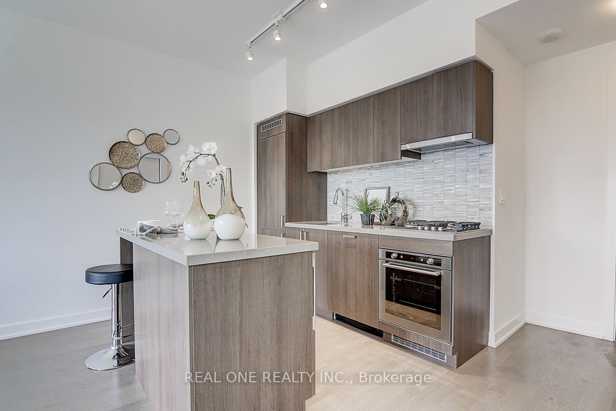 501 St Clair Ave W, unit 1510 for sale