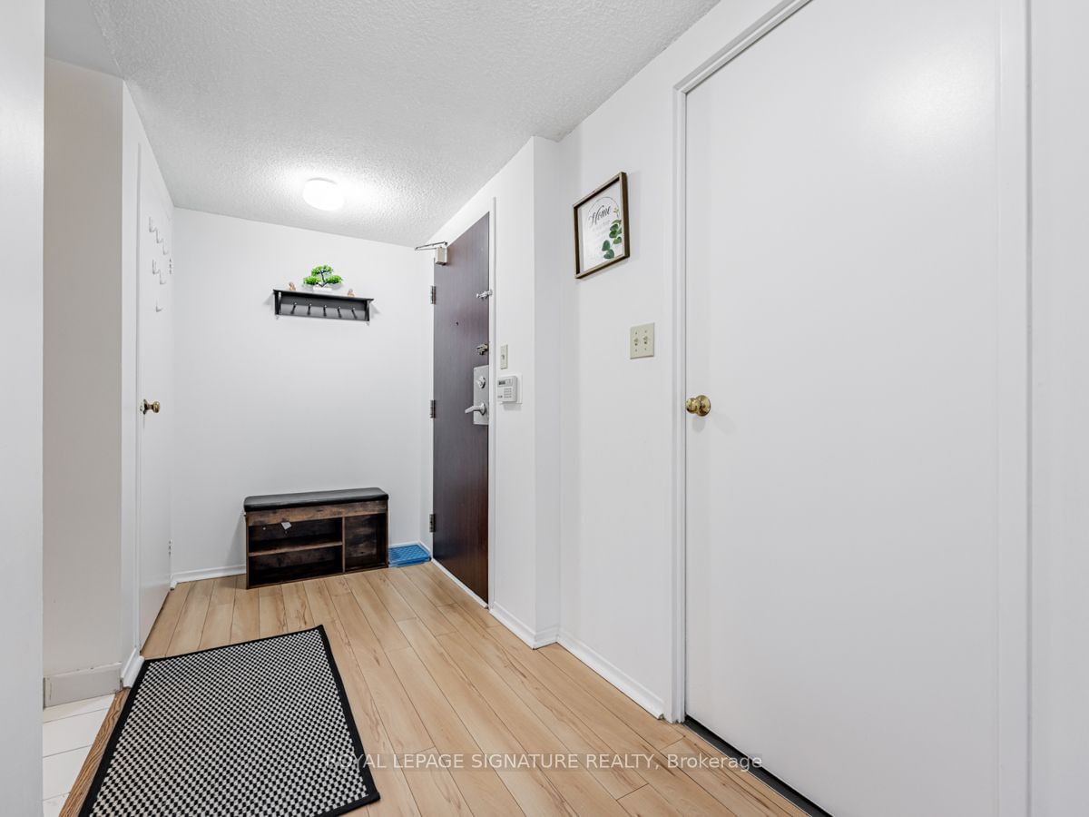 5785 Yonge St, unit 907 for sale - image #2