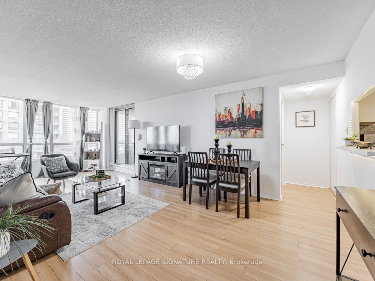 5785 Yonge St, unit 907 for sale