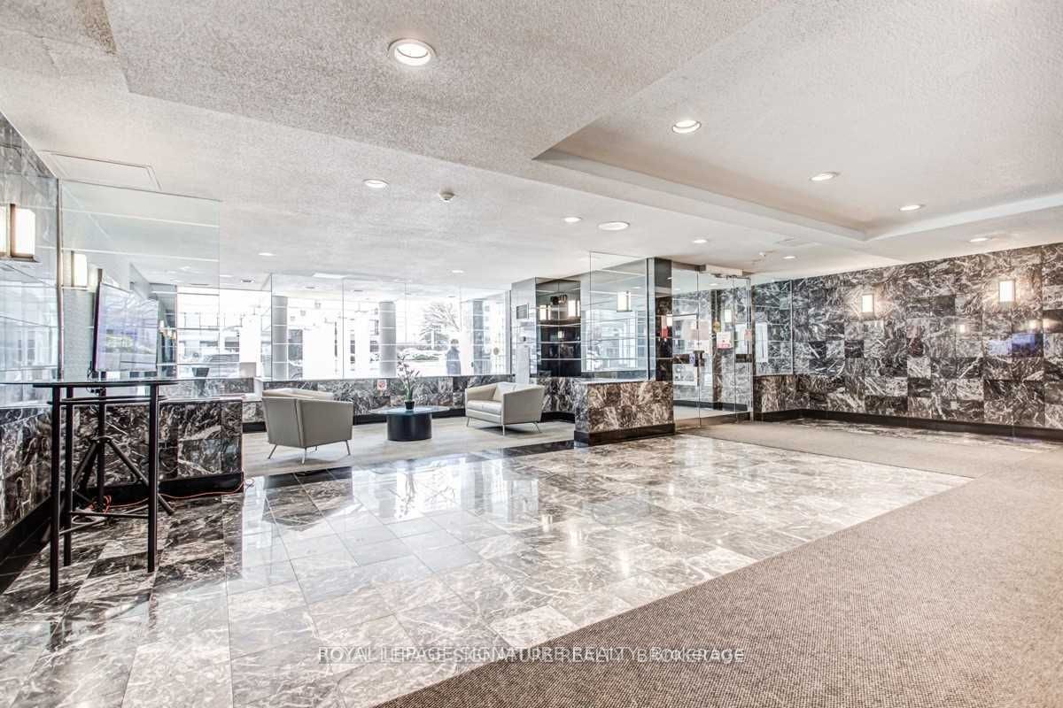 5785 Yonge St, unit 907 for sale