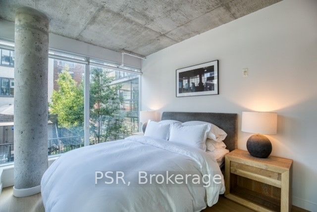 75 Portland St, unit 423 for sale