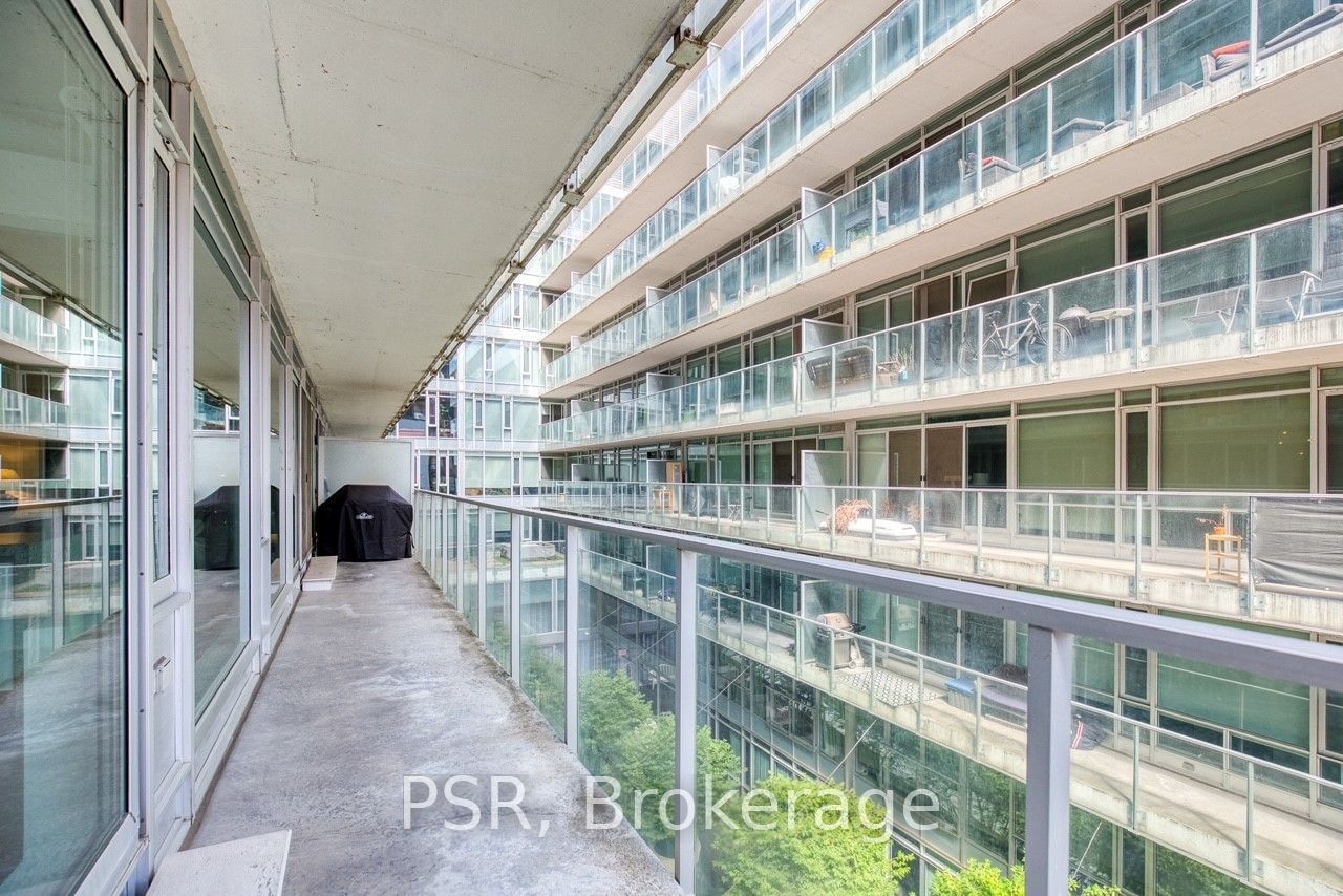 75 Portland St, unit 423 for sale