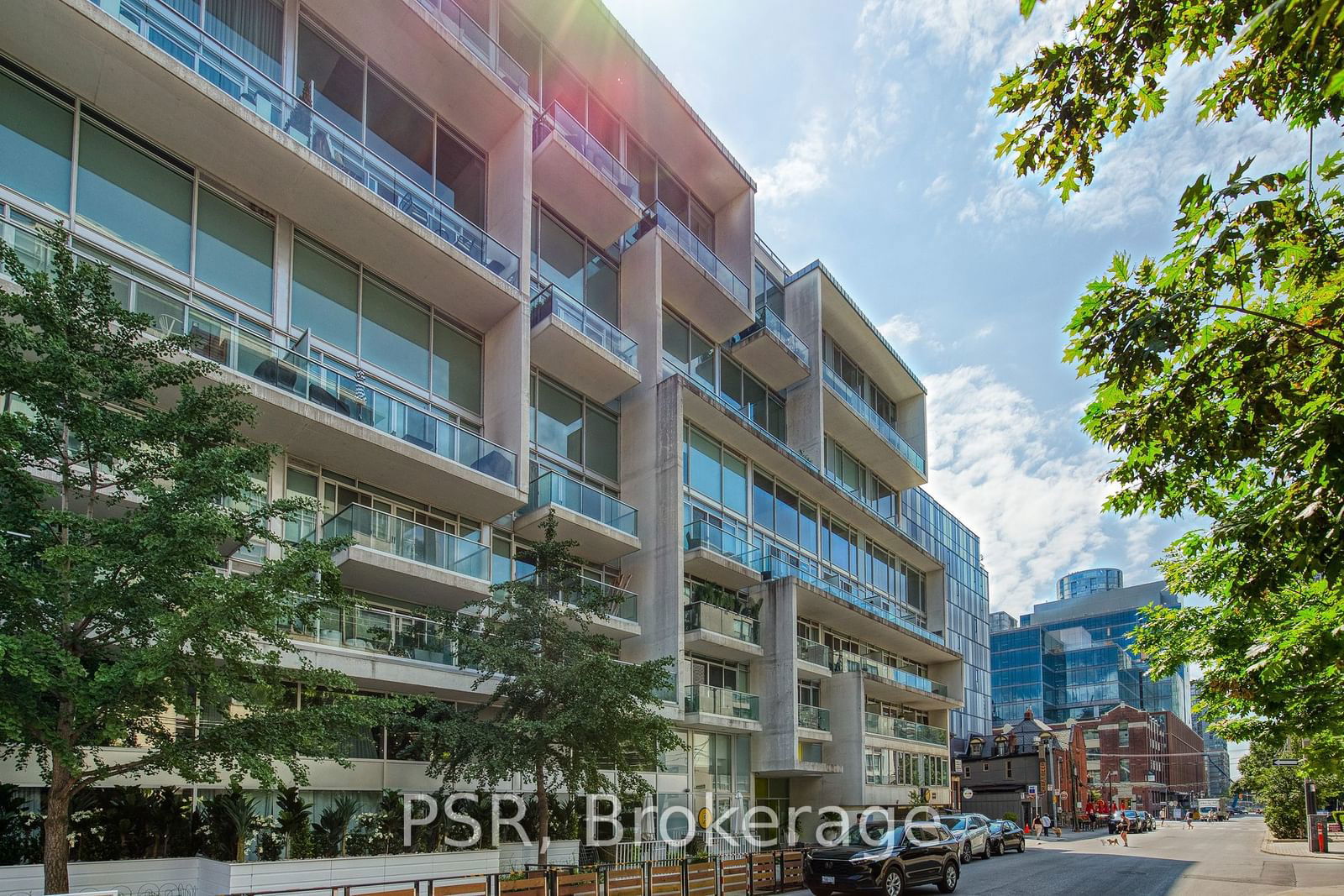 75 Portland St, unit 423 for sale