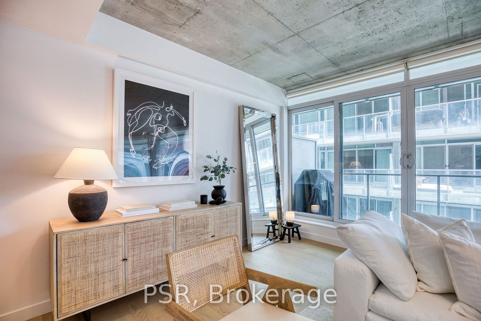 75 Portland St, unit 423 for sale - image #6