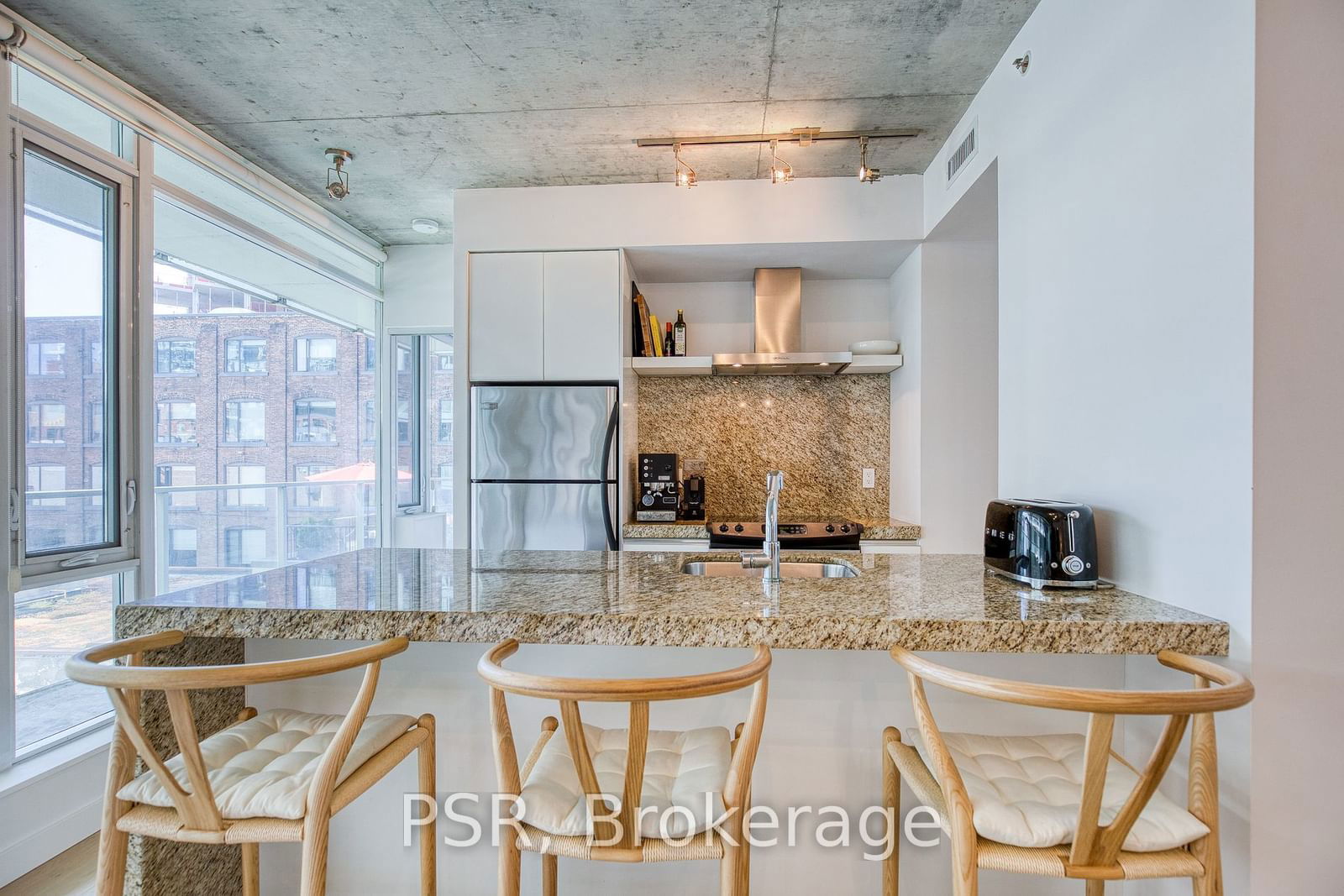 75 Portland St, unit 423 for sale - image #9