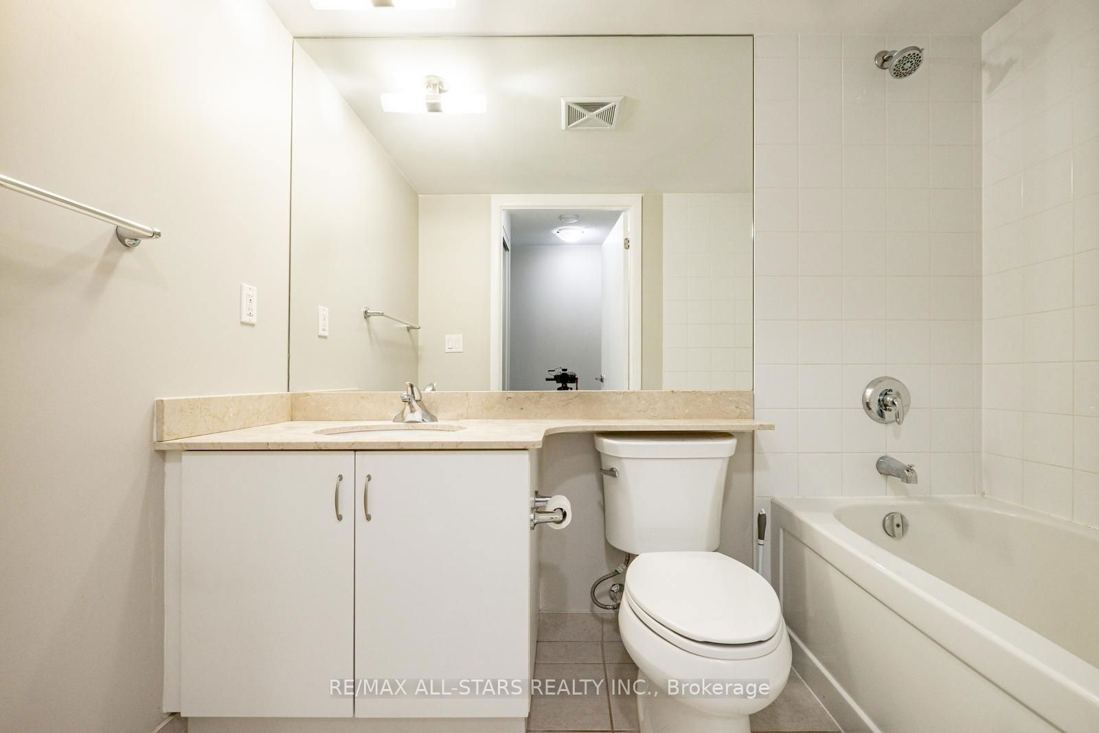 209 Fort York Blvd, unit 471 for sale - image #4