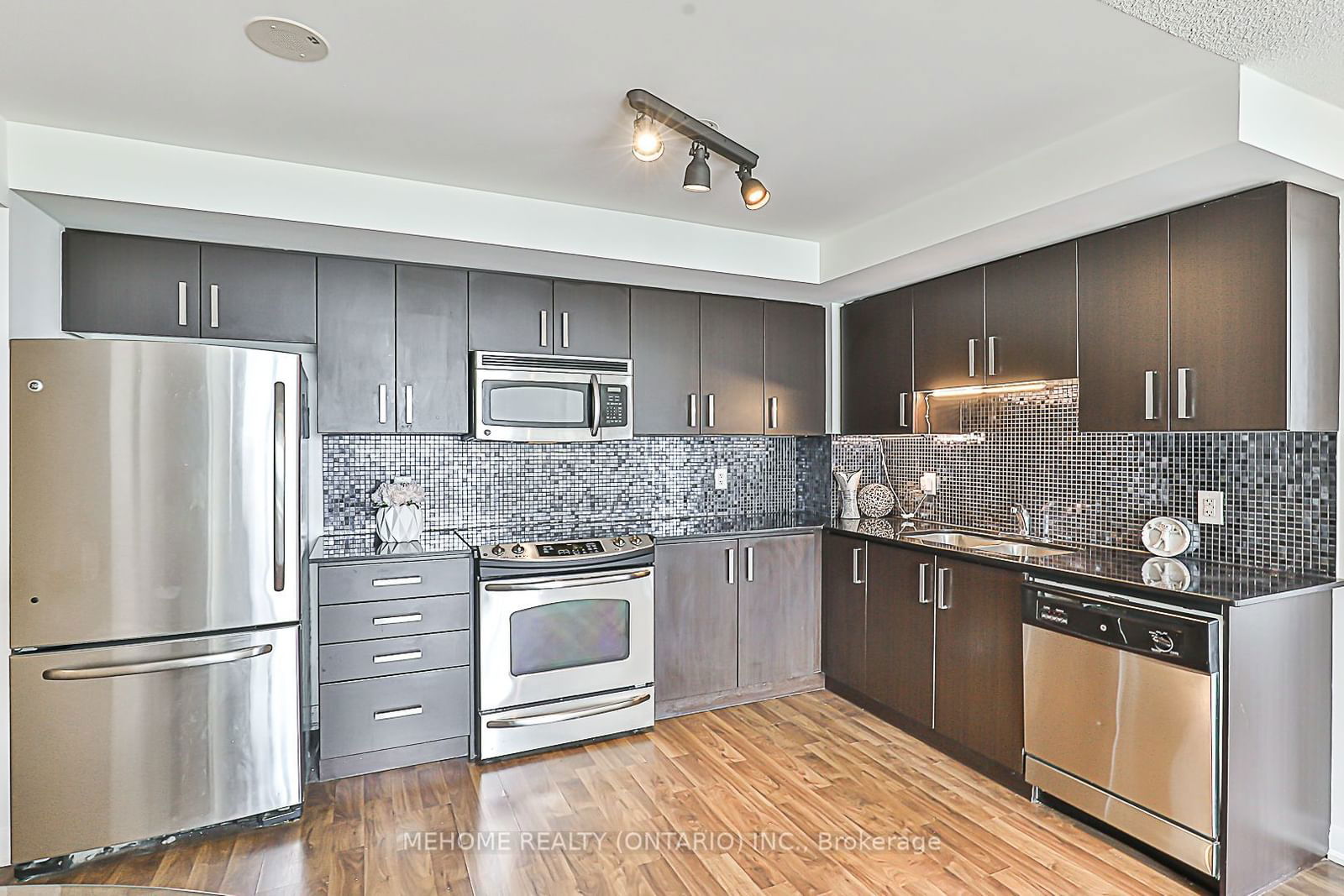 17 Anndale Dr, unit 1616 for sale - image #10