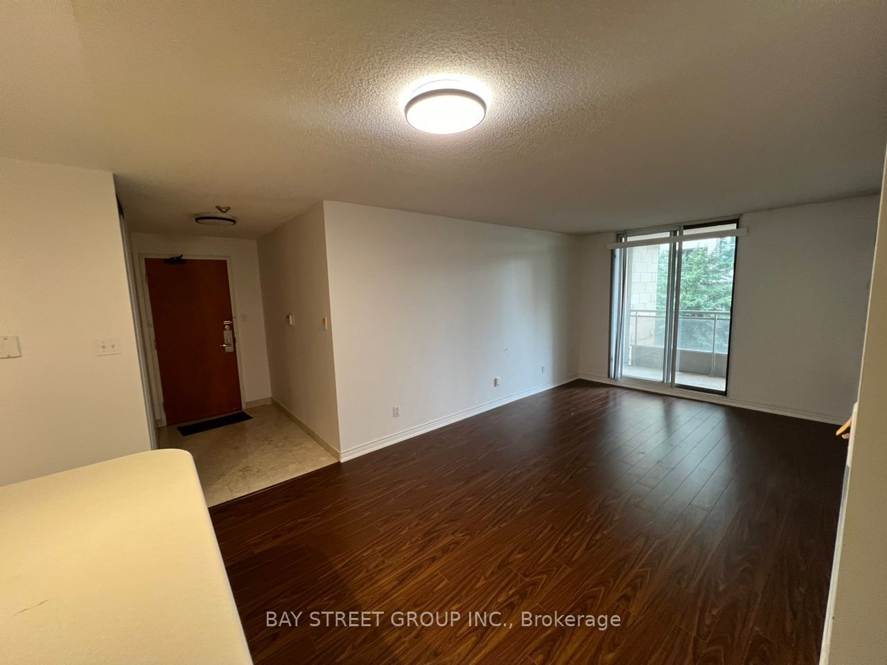 256 Doris Ave, unit 311 for rent - image #7