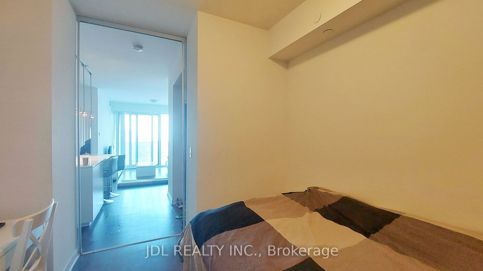 88 Harbour St, unit 7106 for rent