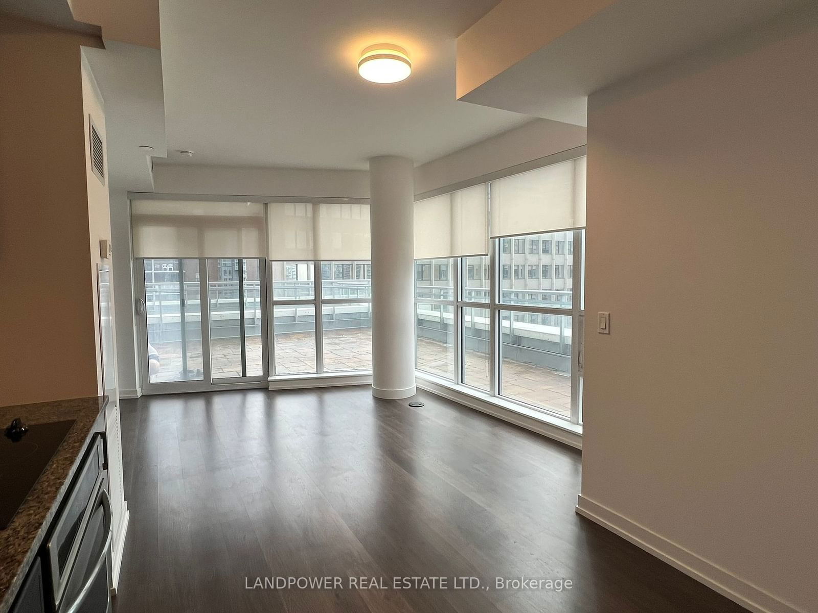 98 Lillian St, unit 815 for rent - image #3