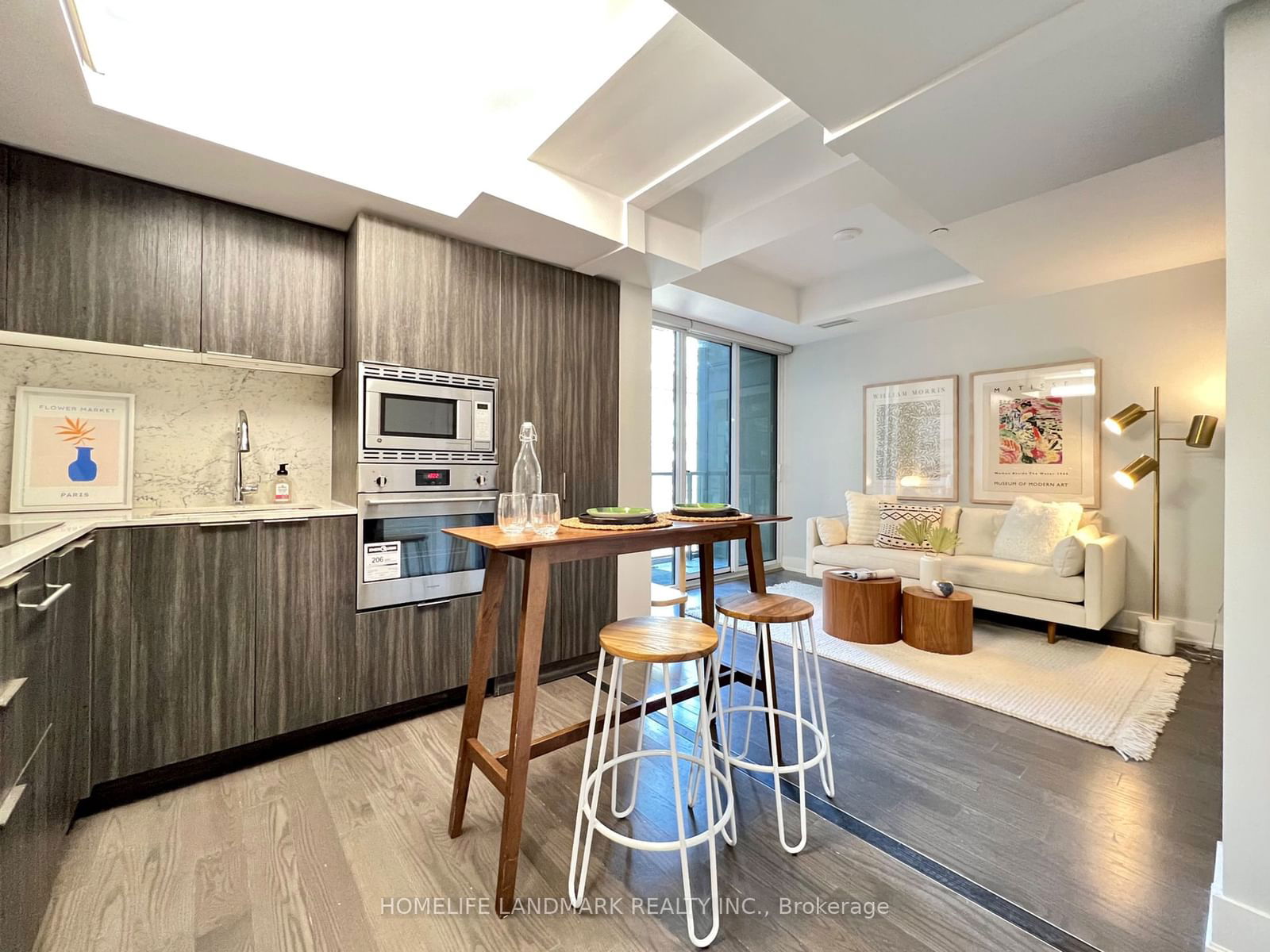 955 Bay St, unit 703 for sale - image #3