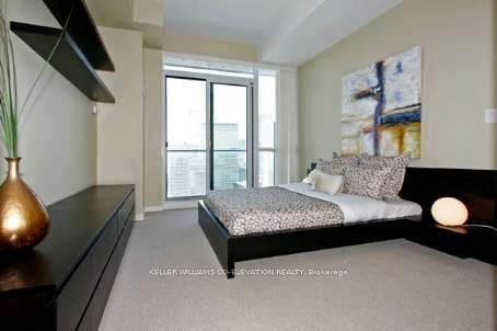 65 Bremner Blvd, unit Ph 5202 for rent - image #15