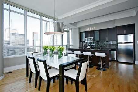 65 Bremner Blvd, unit Ph 5202 for rent - image #2