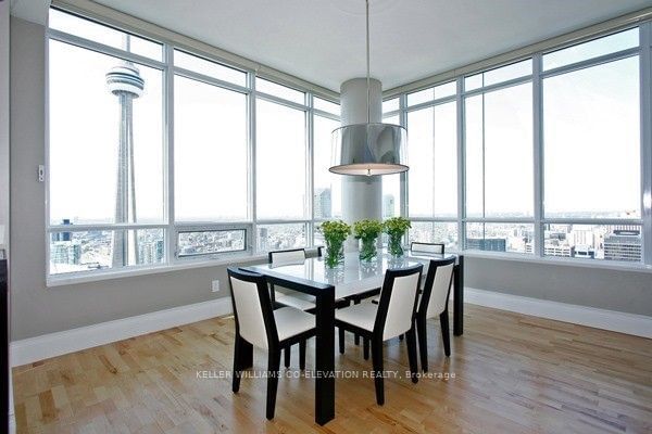 65 Bremner Blvd, unit Ph 5202 for rent - image #3