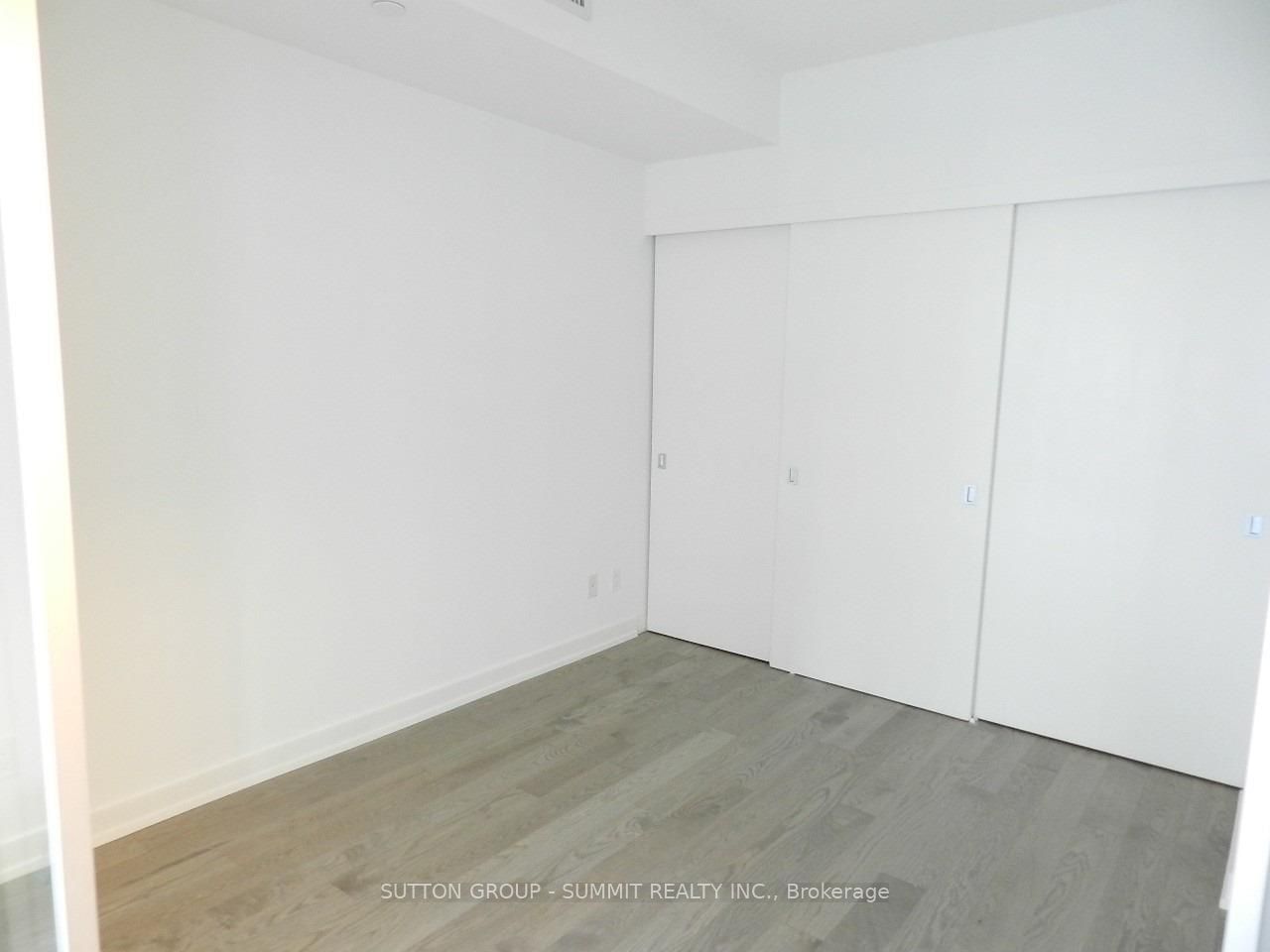 25 Richmond St E, unit 318 for rent