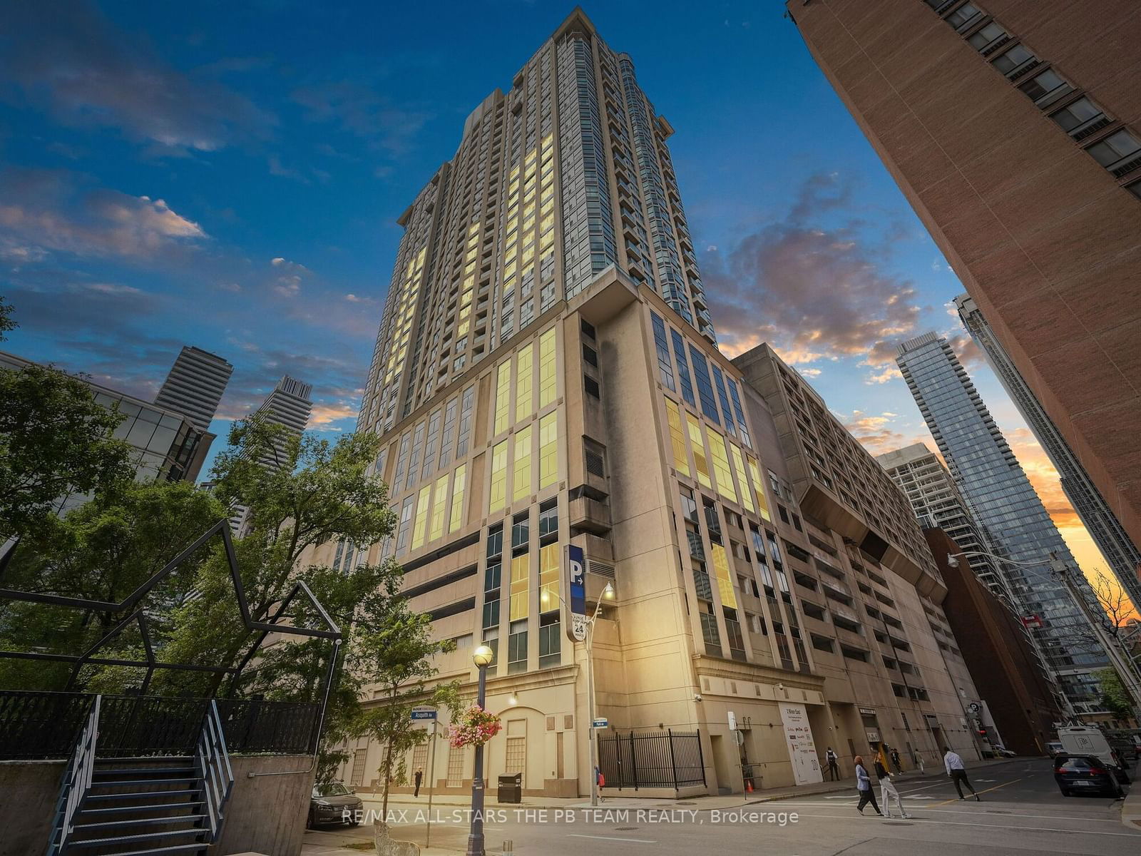 8 Park Rd, unit 1911 for sale - image #1