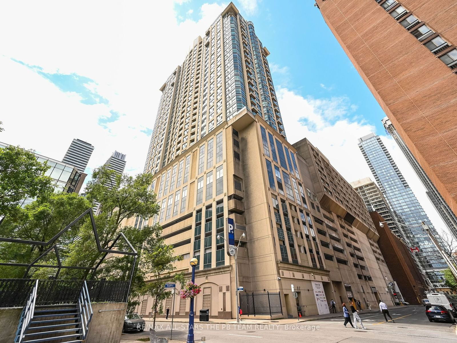 8 Park Rd, unit 1911 for sale - image #3