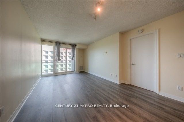 300 Bloor St E, unit 806 for rent